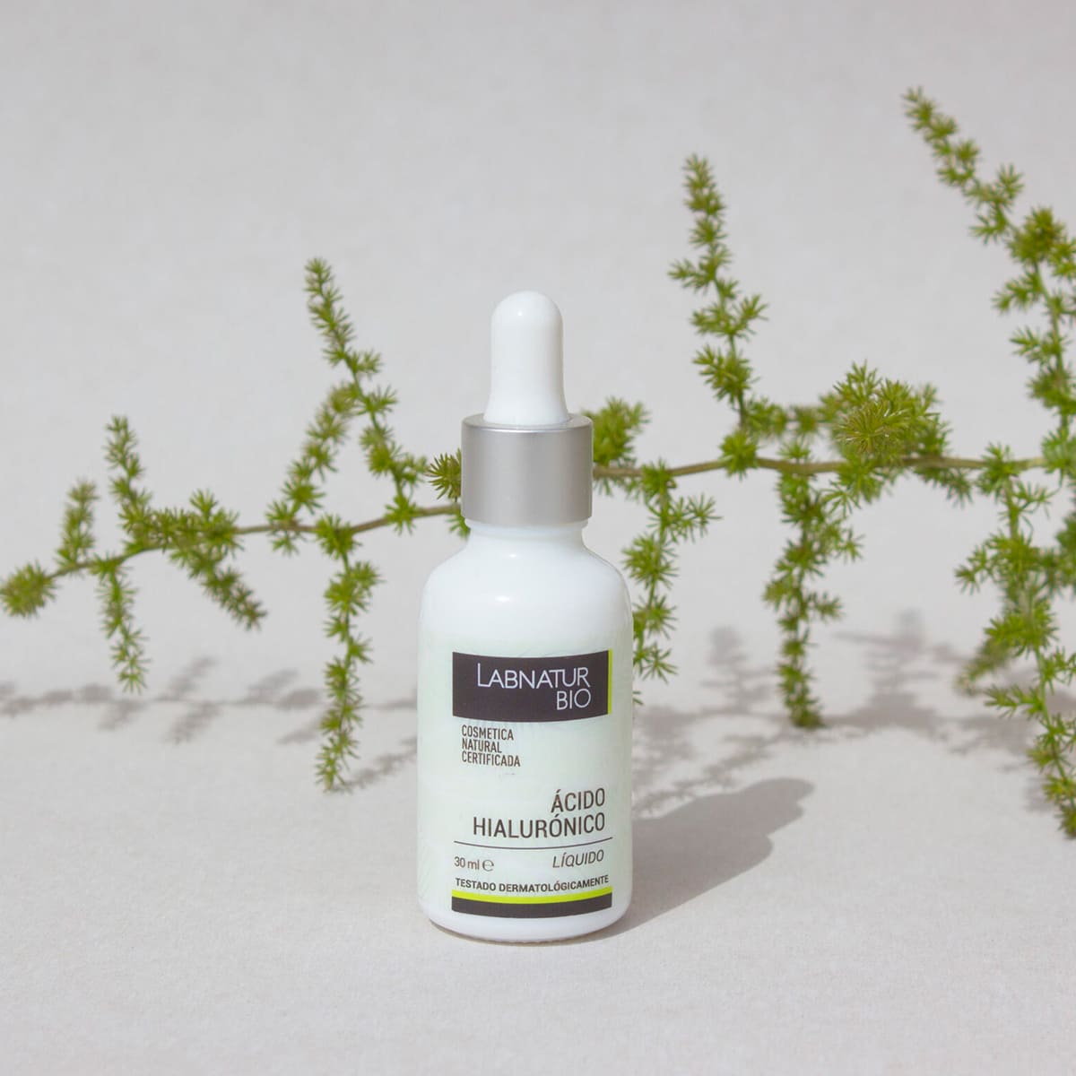 Tekuté pleťové sérum s kyselinou hyaluronovou 30ml Labnatur Bio